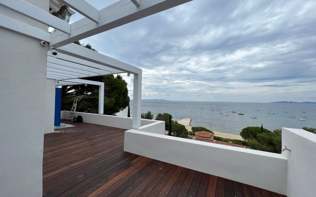 Ravalement de façade et aménagement de terrasse à La Londe